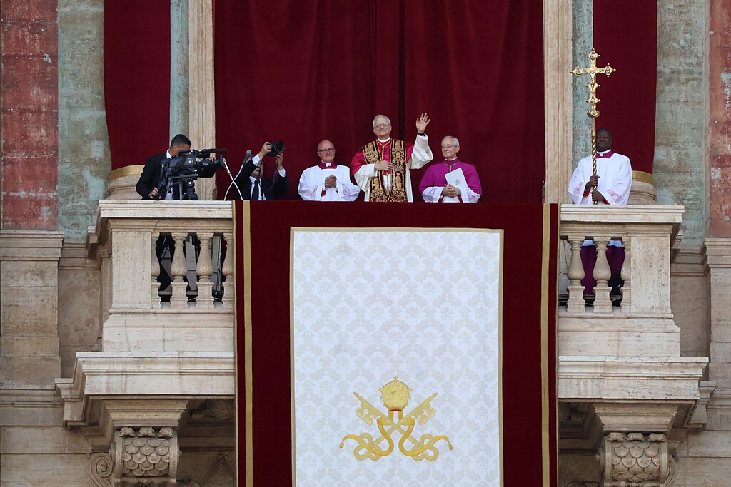 Novo papa reúne atributos que podem ampliar influência diplomática do Vaticano na geopolítica mundial