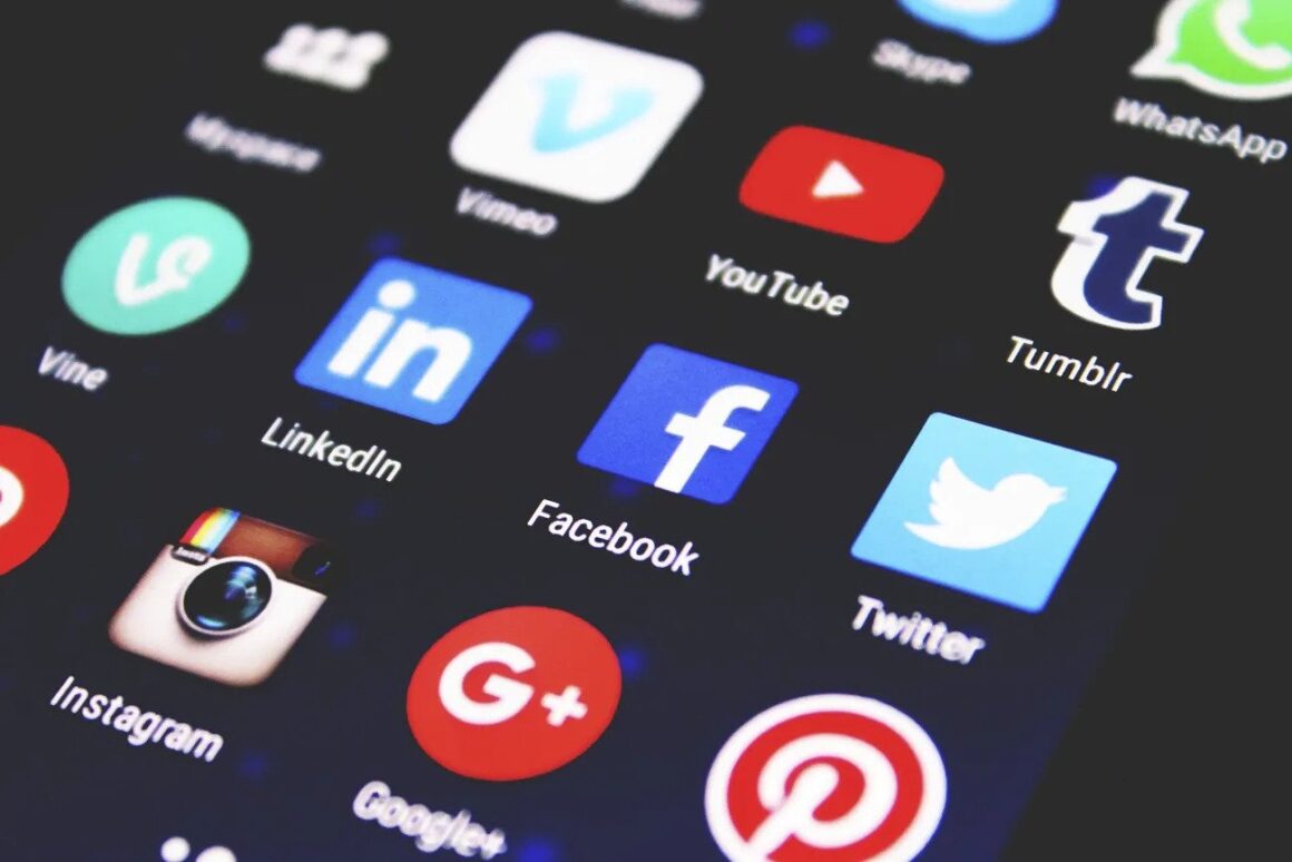 Aplicativos para celular - Apps de mídias sociais como Twitter, Youtube e Instagram. Apagão digital: Como as plataformas de mídia social estão silenciando palestinos em 2024