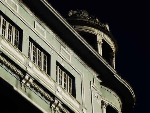 Criando Pontes entre o HUB Pernambuco e o HUB Mundo: Diplomacia Descentralizada, Internacionalização e os 09 Anos do Consulado da Eslovênia nas Relações Brasil–Europa Central